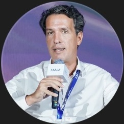 Alex Nascimento speaking at an event